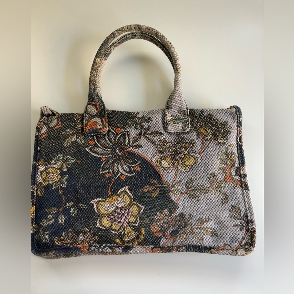 Vince Camuto Orla Tote Canvas Mix Master Floral Cotton Linen - Picture 3 of 11